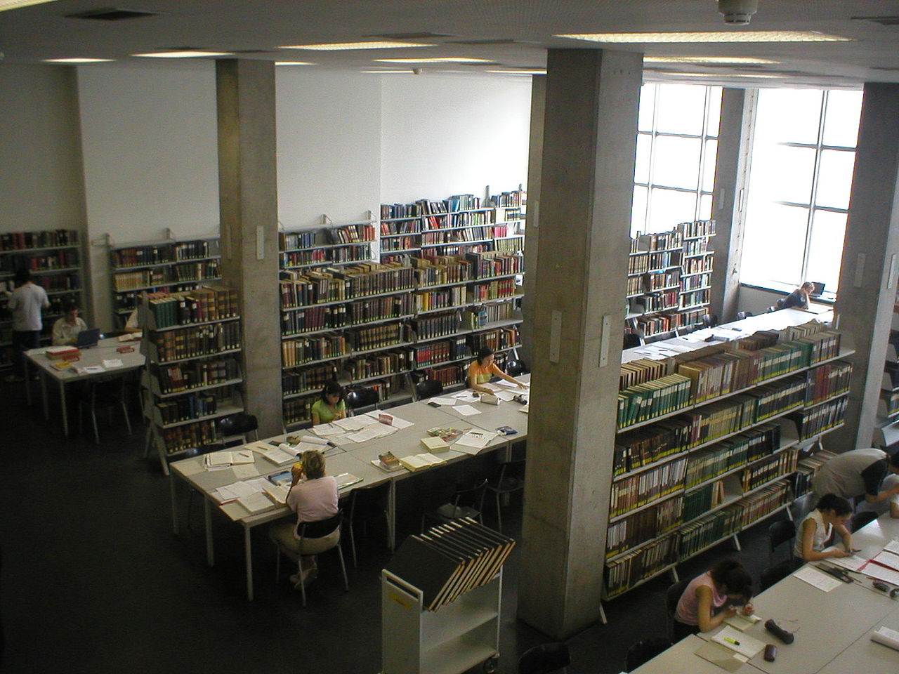 Universitätsbibliothek Frankfurt, Lesesaal. Architekt: Ferdinand Kramer